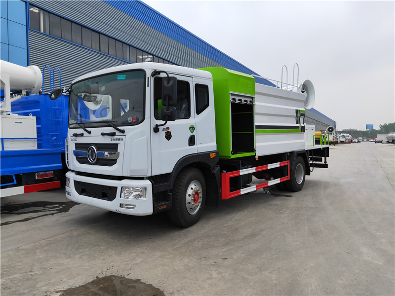 東風10方抑塵車