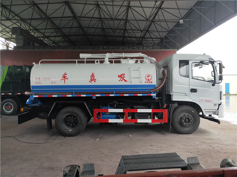 東風牌12方吸糞車
