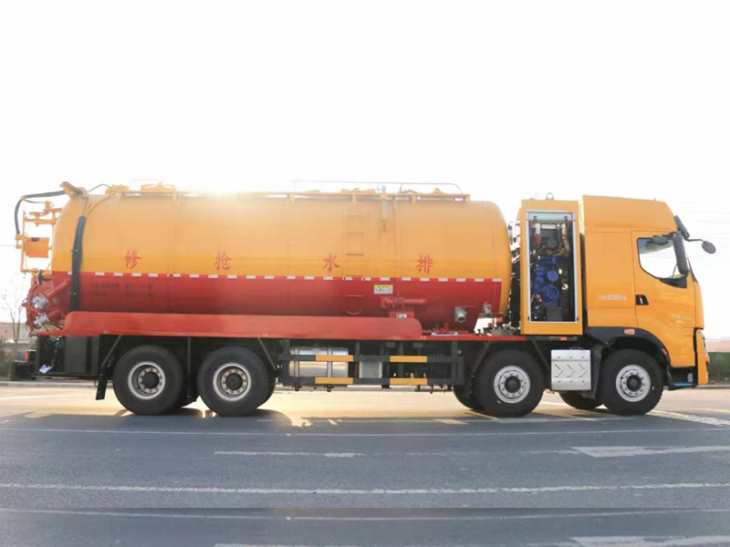 柳汽乘龍36立方清洗吸污車(chē)