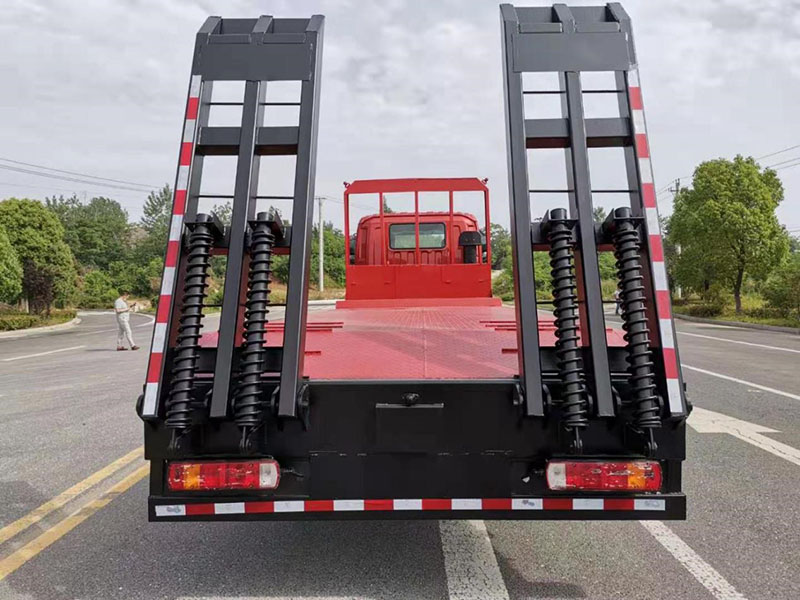 國六歐曼前四后八平板運(yùn)輸車