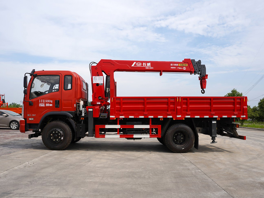 國六東風(fēng)長威6.3噸四節(jié)直臂隨車吊